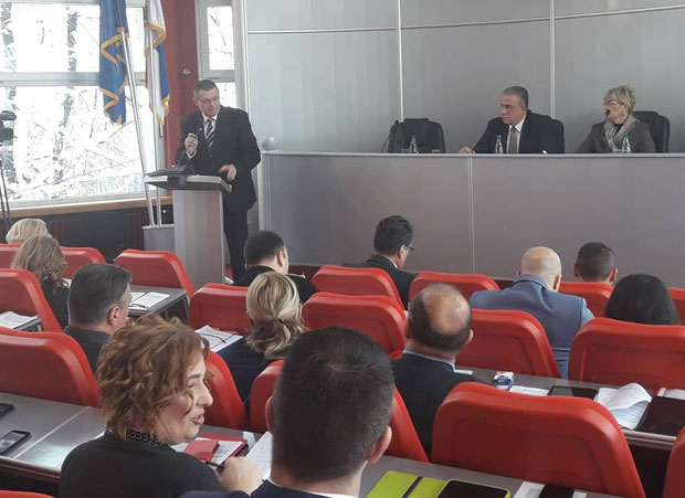 Ниш: Инвестиције или залет за изборе?